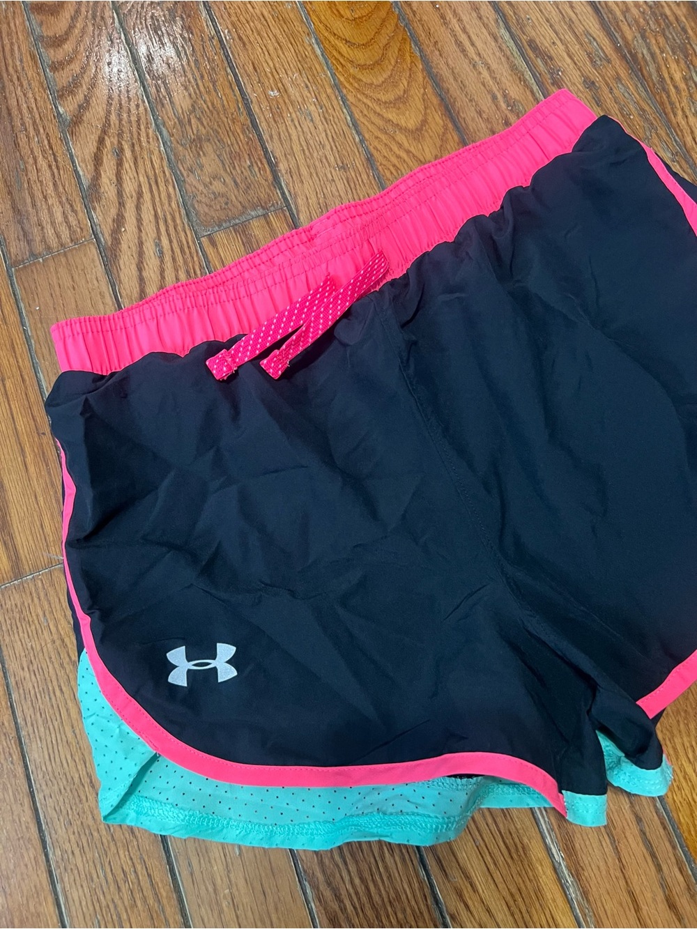Under Armour Women's Black Shorts with Pink black size YL women’s XS - Picture 2 of 4